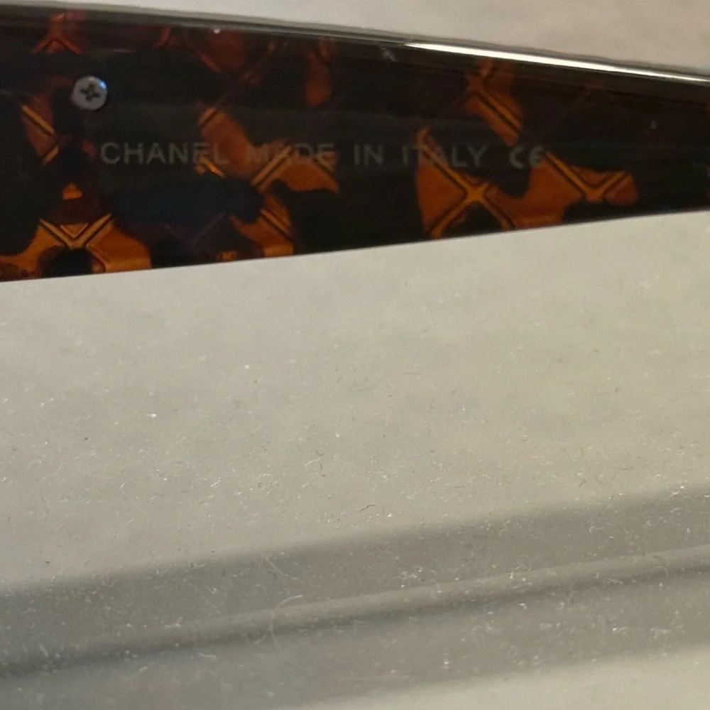 CHANEL Black and Brown Gradient Sunglasses - Picture 6 of 8